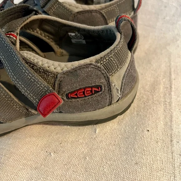 Boys Keen Blue Waterproof Water Shoes Boys Size 5 - Picture 2 of 9